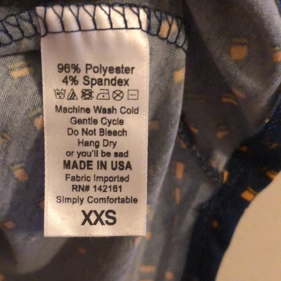 𝅺LULAROE XXS Irma top - Picture 4 of 4